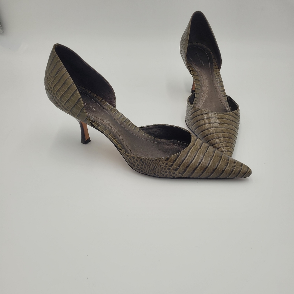 Ann Taylor Alligator Print Kitten Heel